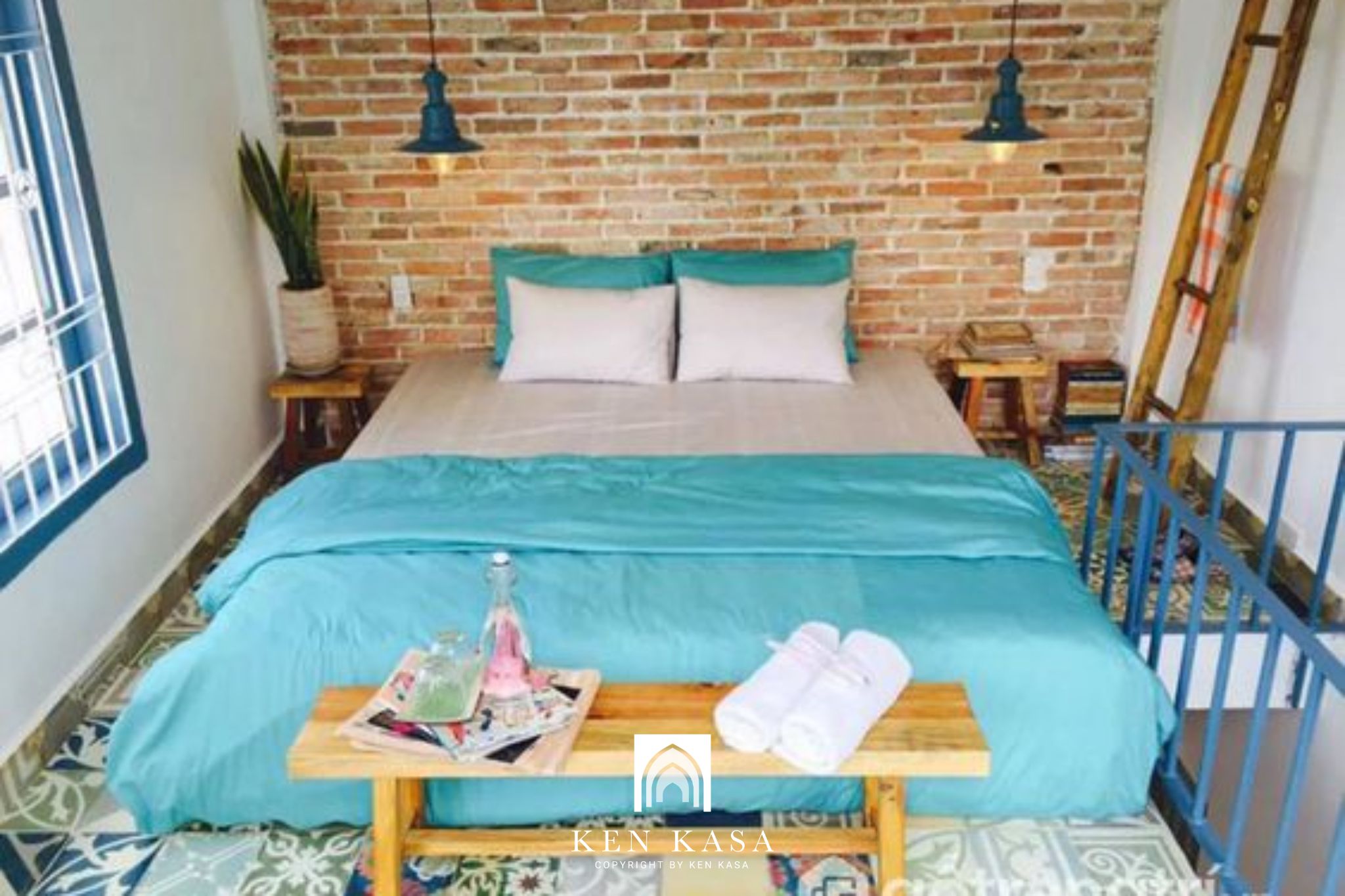 mẫu thiết kế phòng homestay với gam màu xanh dương